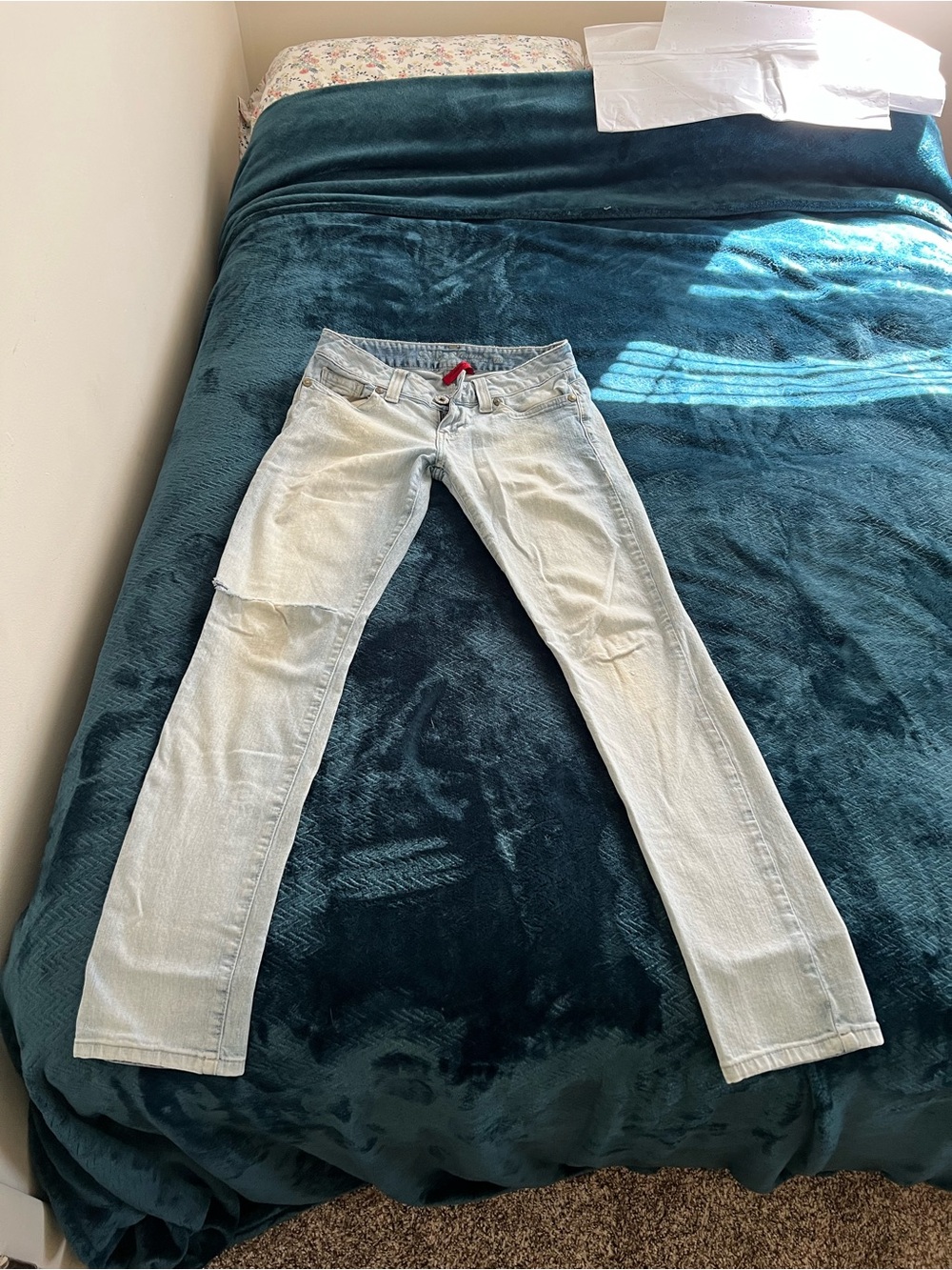 Guess Daredevil Skinny Leg Light Wash Jeans